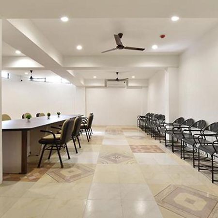 Fabhotel Siddharth Corporate - Vavol, Gandhinagar Luaran gambar