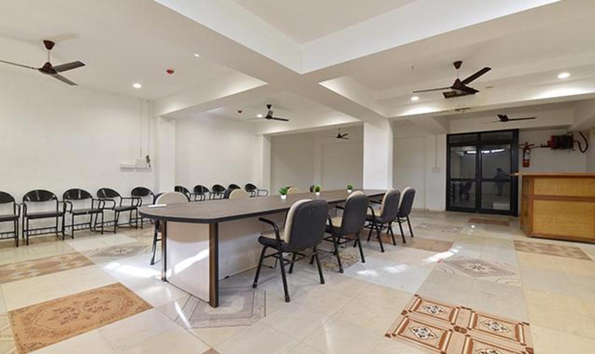 Fabhotel Siddharth Corporate - Vavol, Gandhinagar Luaran gambar