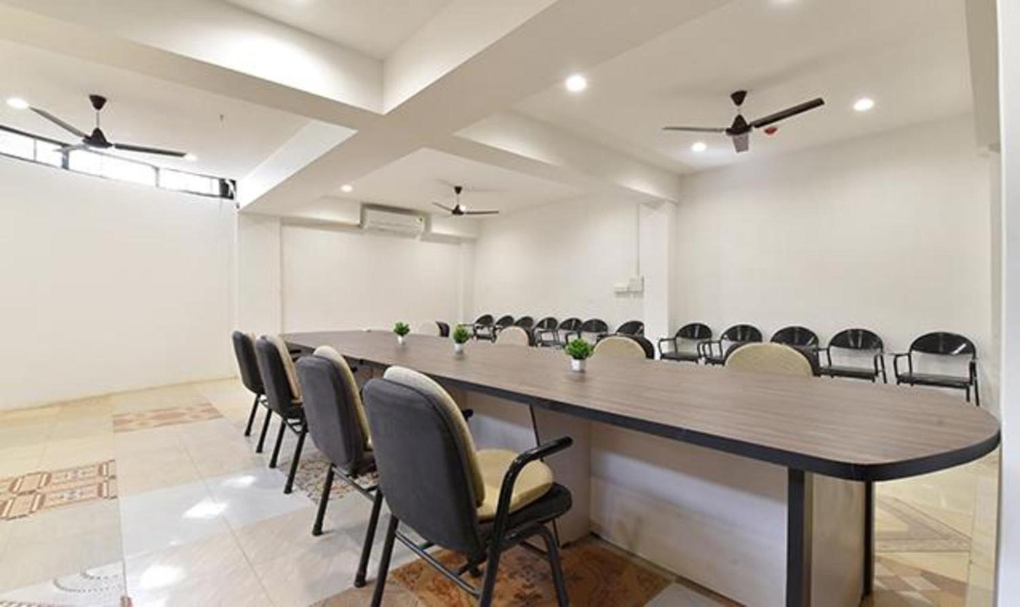 Fabhotel Siddharth Corporate - Vavol, Gandhinagar Luaran gambar